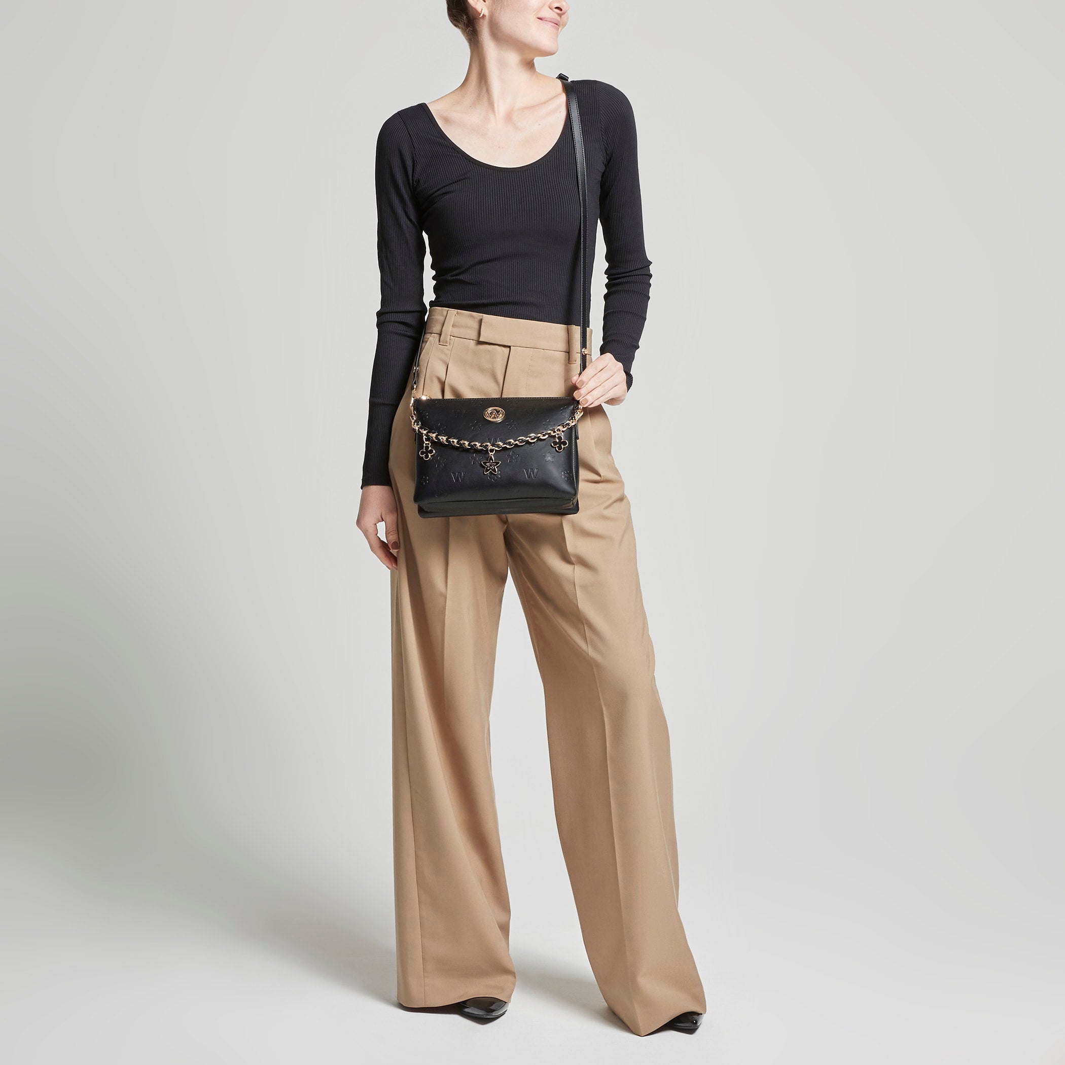 CROSSBODY